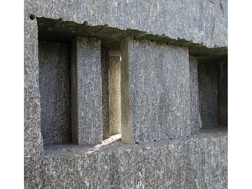 *Raumschnitt 41*, 2003
Detail
Sigmaringen a.D.
Gneis Calanca, 160 x 255 x 65