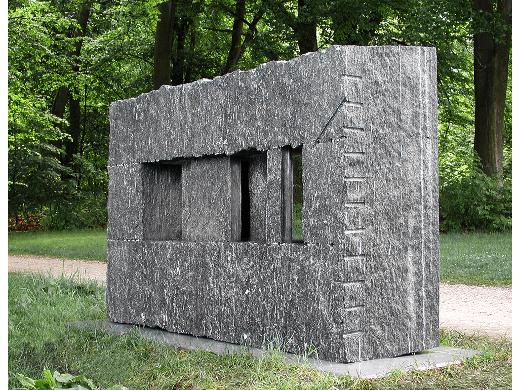 *Raumschnitt 41*, 2003
Sigmaringen a.D.
Gneis Calanca, 160 x 255 x 65