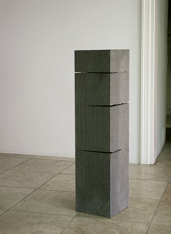 *Turm*, 2001
Norit
134 x 33,5 x 33,5