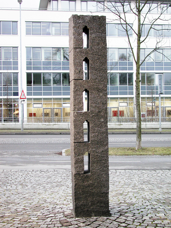 *Profilschnitt 15*, 2000
Gneis Calanca
244 x 43 x 43