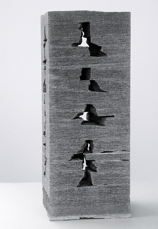 *Raumbruch 4*, 2001
Gneis Calanca
64 x 26,5 x 25,5