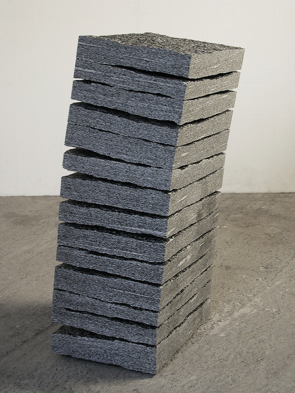 *[schichtweise]:*, 2005
Gneis Calanca, 61 x 47 x 32