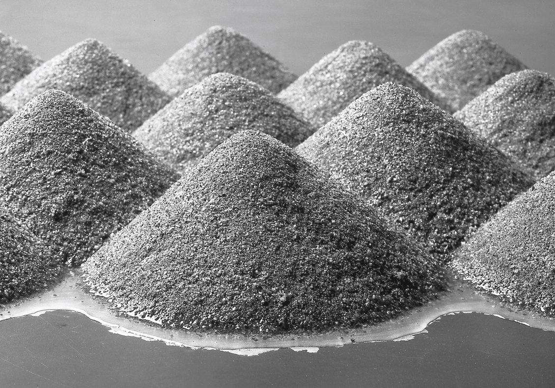 *Landschaft*, 1998
Granitstaub, Kunstharz