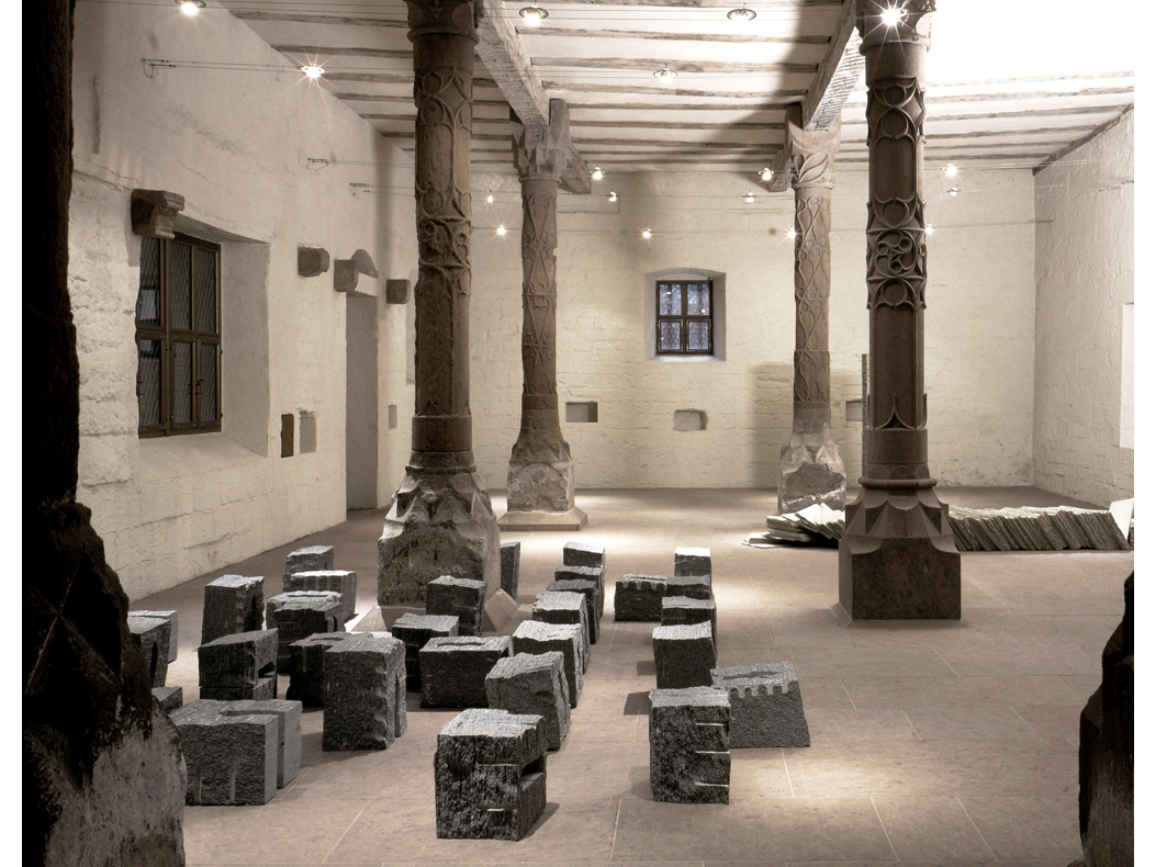 *INFIRMERIE*, 2000
Gneis Calanca, Graupappe