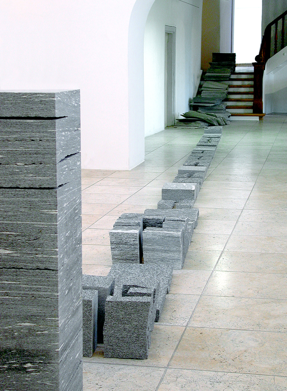 *INNERE LINIE*, 2003
Gneis Calanca, Graupappe