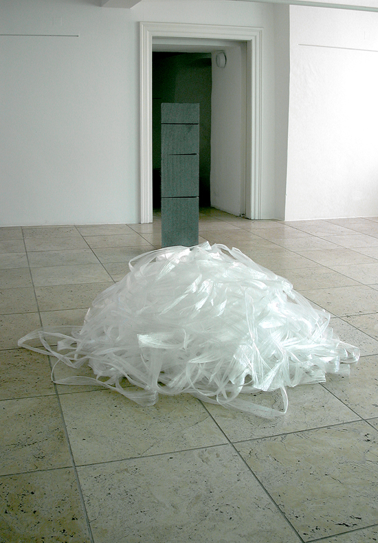 *INNERE LINIE*, 2003
Folie, Norit
Kunstverein Engen