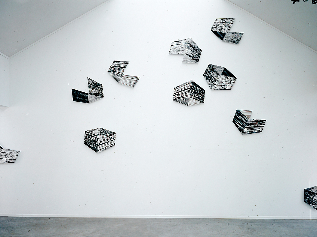 *[schichtweise]:*, 2006
FLYER, Laserchrome/Aludibond
Galerie Wohlh&uuml;ter, Leibertingen-Thalheim