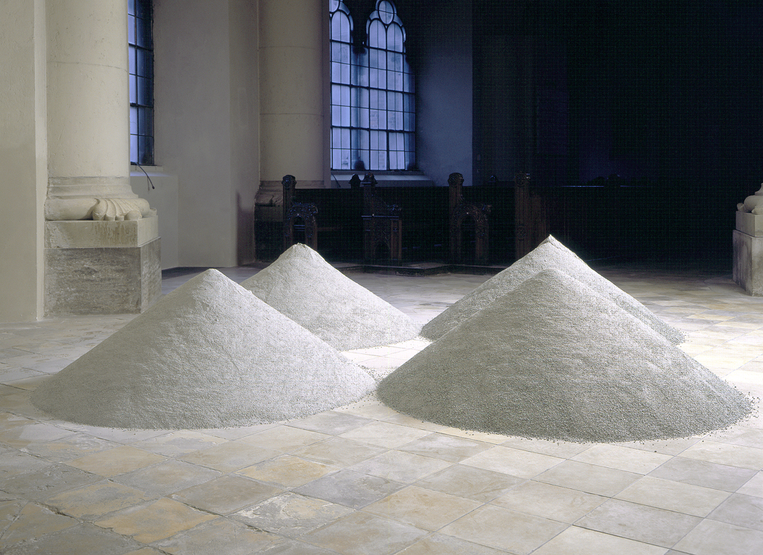 *WANDEL*, 1997
St. Lukas, M&uuml;nchen
Nikolaus Kernbach, 3 to. Granitstaub, 65 x 342 x 342