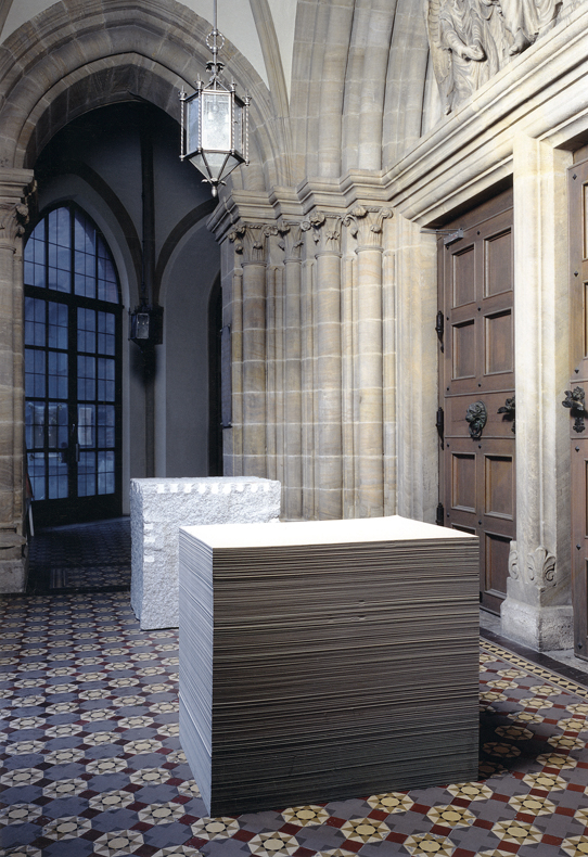 *WANDEL*, 1997
St. Lukas, M&uuml;nchen
Andrea Kernbach, Graupappe, 100 x 80 x 110
Nikolaus Kernbach, Granitblock, 3 to.